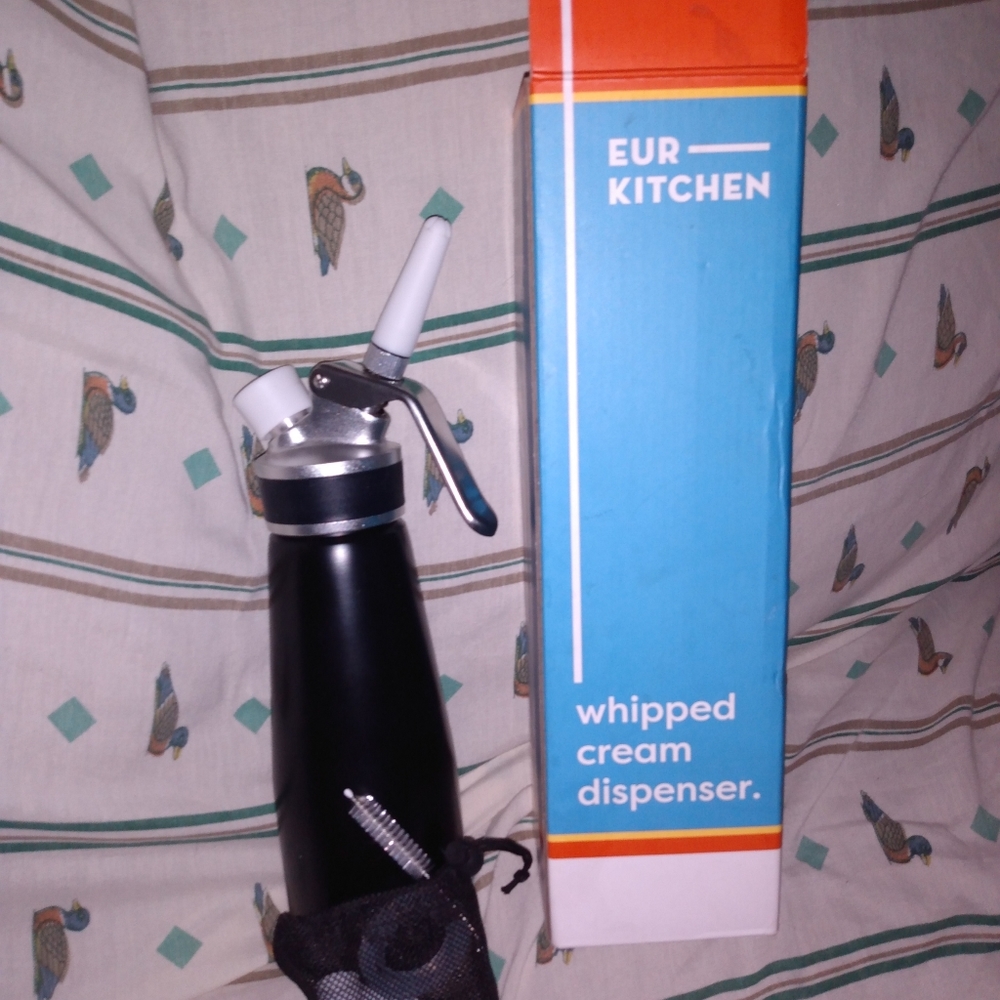 Whipped cream dispenser brand new